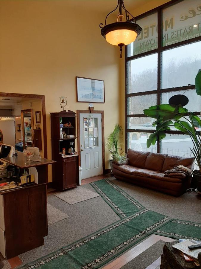 Clarysville Motel Frostburg Екстер'єр фото